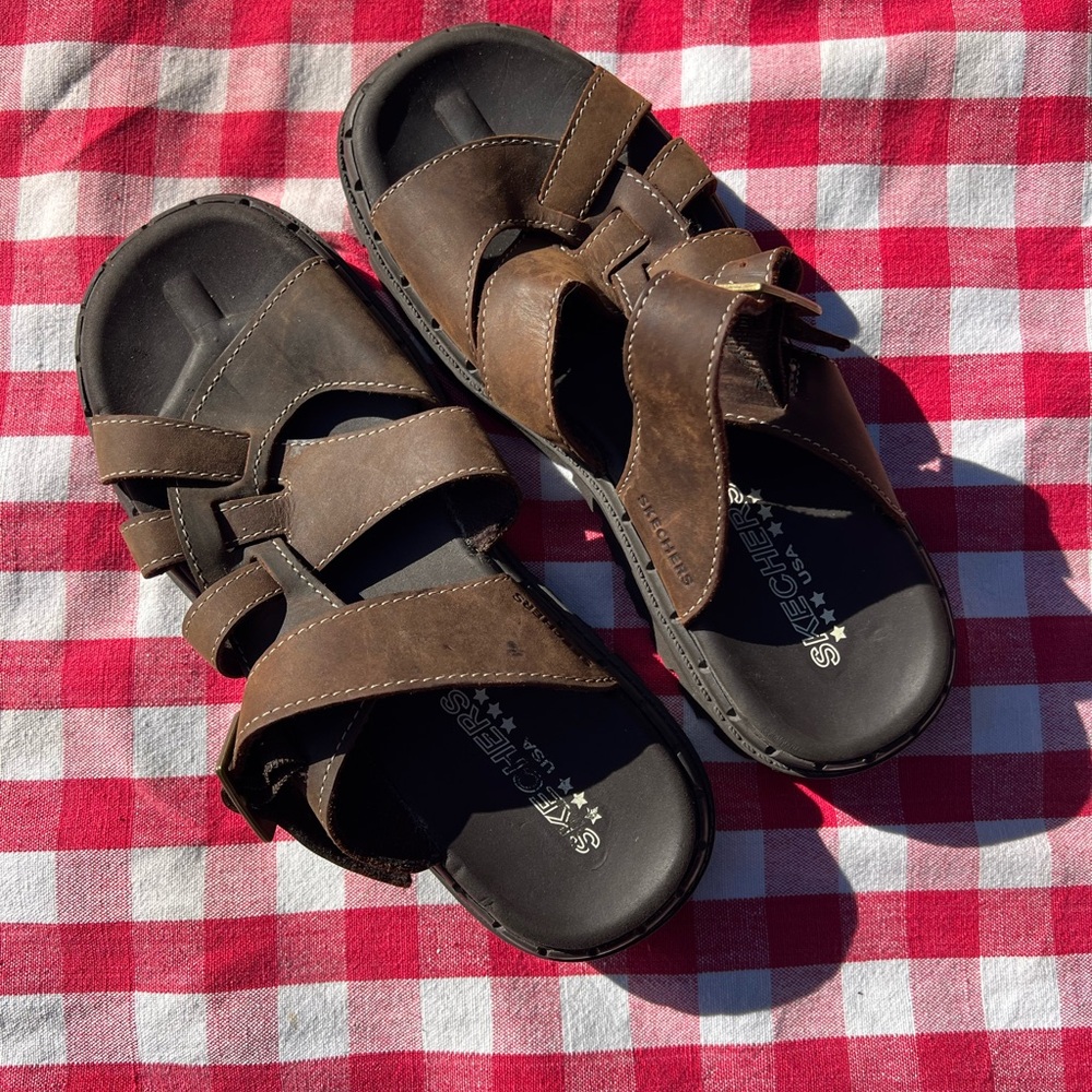 Skechers fisherman style sandal